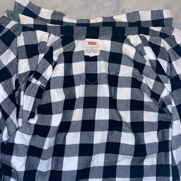 Men’s Levi’s Flannel Shirt - Picture 2 of 5